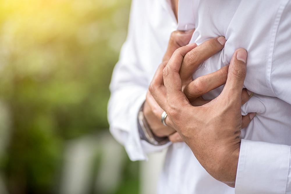 Heart attack or panic attack? How to tell the difference