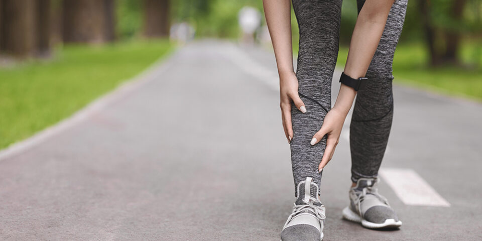 Physical therapist Keri Davis explained what causes shin splints, how they’re treated and what you can do to prevent them.
